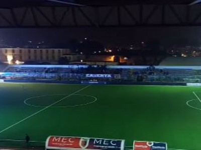 Video. Calcio C. Casertana-Sorrento: temporale e black out elettrico. Oltre 18 minuti di recupero nel secondo tempo