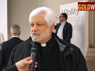 Video. Marcianise. Don Gianni Vella non le manda a dire: 