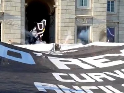 Video. Caserta in lutto. Tributo ad Oscar fuori la Reggia, lutto cittadino e messa luned� al palaPiccolo