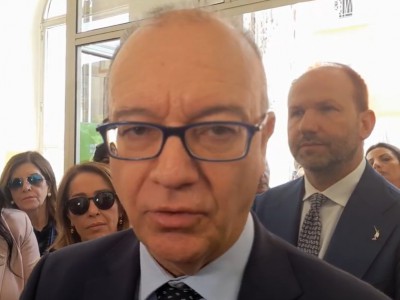 Video. Caserta. Ministro dell'Istruzione Valditara in visita alla scuola elementare De Amicis. Le sue parole