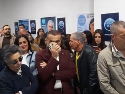 Video. Marcianise al voto. Folla oltre l'ingresso della sede di 'A Testa Alta' per la presentazione dei candidati