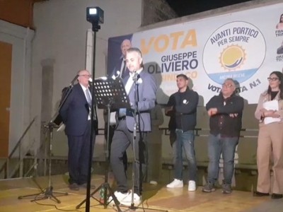 Video. Comizio Avanti Portico per sempre. Parla il candidato Consigliere Marco De Crescenzo