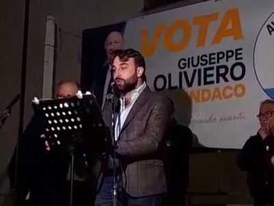 Video. Comizio Avanti Portico per sempre. Il saluto del candidato Sindaco Oliviero e l'intervento del candidato Consigliere Giovan Battista Martone