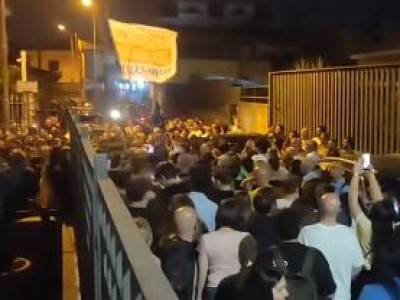 Video. Trentola al voto. Riconfermato Apicella Sindaco. Parte il corteo che raggiunger� la piazza