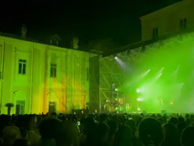 Video. Caserta. Un'Estate da BelvedeRe: pubblico in visibilio per la grande artista Angelina Mango