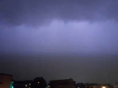 Video. Caserta. Lampi, tuoni, vento e pioggia sulla citt�