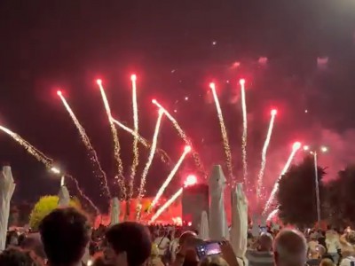 Video. Santa Maria C.V. Il magnifico spettacolo pirotecnico per la S.S. Assunta impreziosito dai lampi