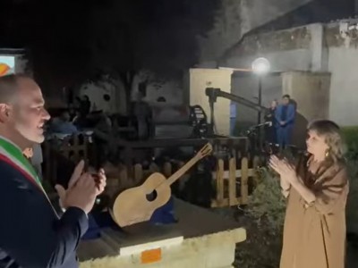 Video. Macerata Campania. Intitolazione villa comunale a Fausto Mesolella. Sindaco Di Matteo: 
