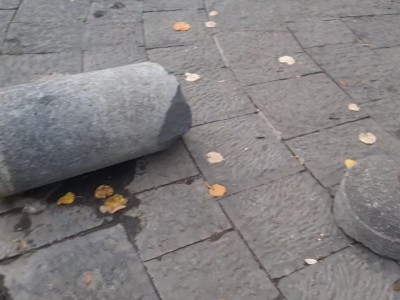 Video. Caserta. A pochi passi dalla Reggia, il degrado in piazza Gramsci. Le immagini 