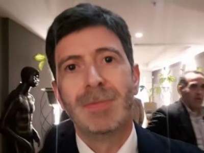 Video. Caserta. On. Speranza, ex Ministro della Salute, presenta il suo libro 'La Nostra Sicurezza' e parla di nuova legge elettorale